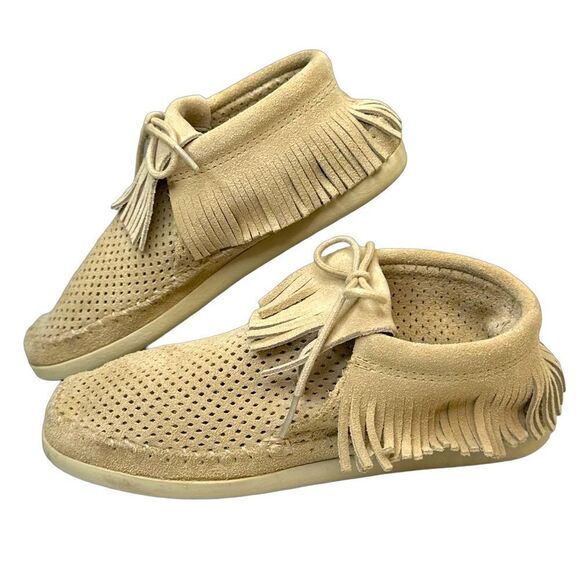 Minnetonka Light Tan Venice Perforated Fringe Bootie Size 7 - Picture 1 of 13